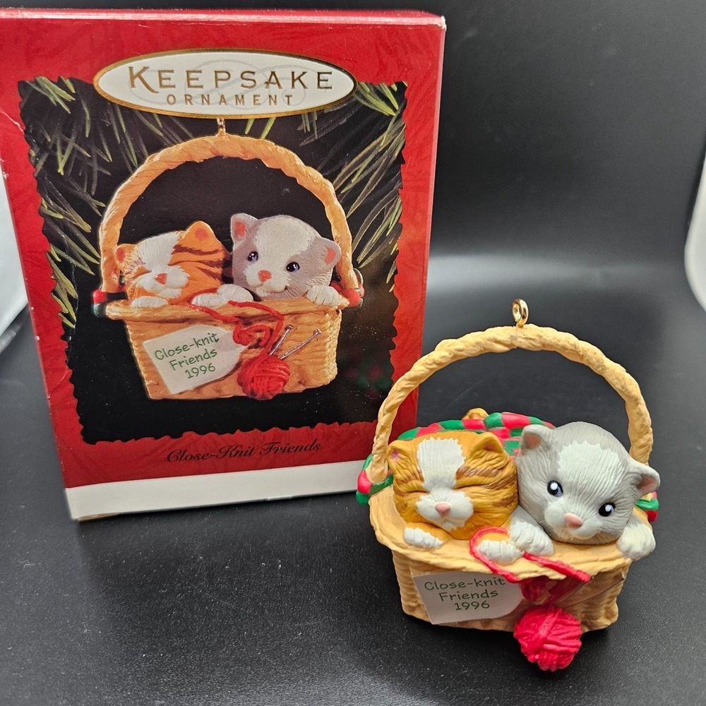 Vintage Hallmark Keepsake‎ Close-Knit Friends 1996 Kitten Cats Basket Ornament